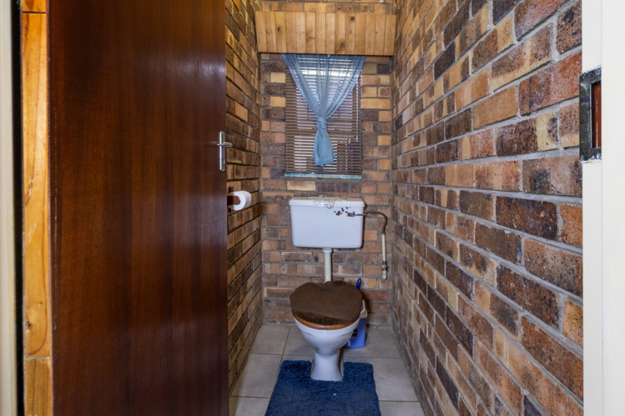 4 Bedroom Property for Sale in Dorandia Gauteng