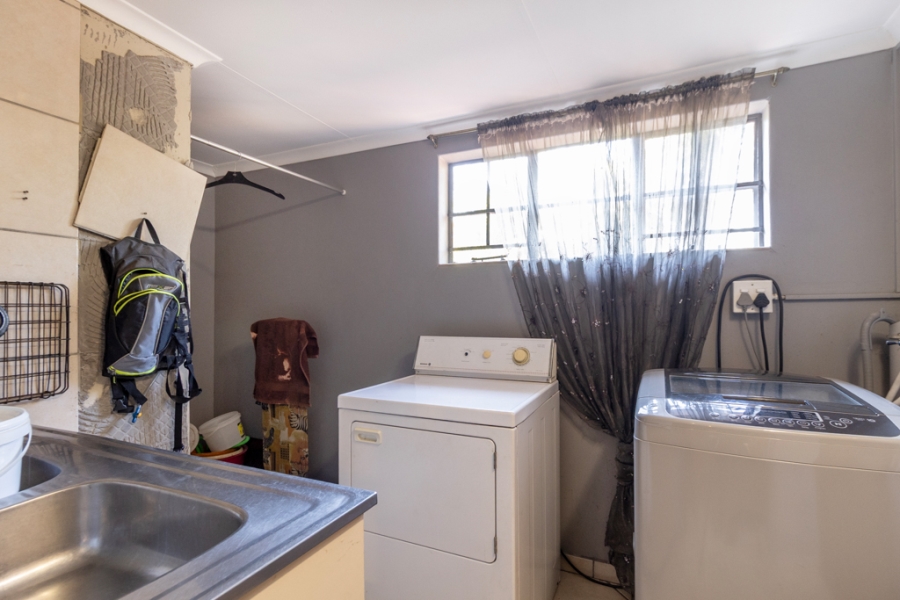 3 Bedroom Property for Sale in Ninapark Gauteng