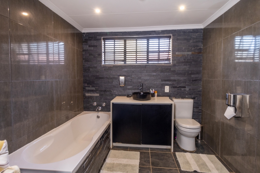 3 Bedroom Property for Sale in Ninapark Gauteng