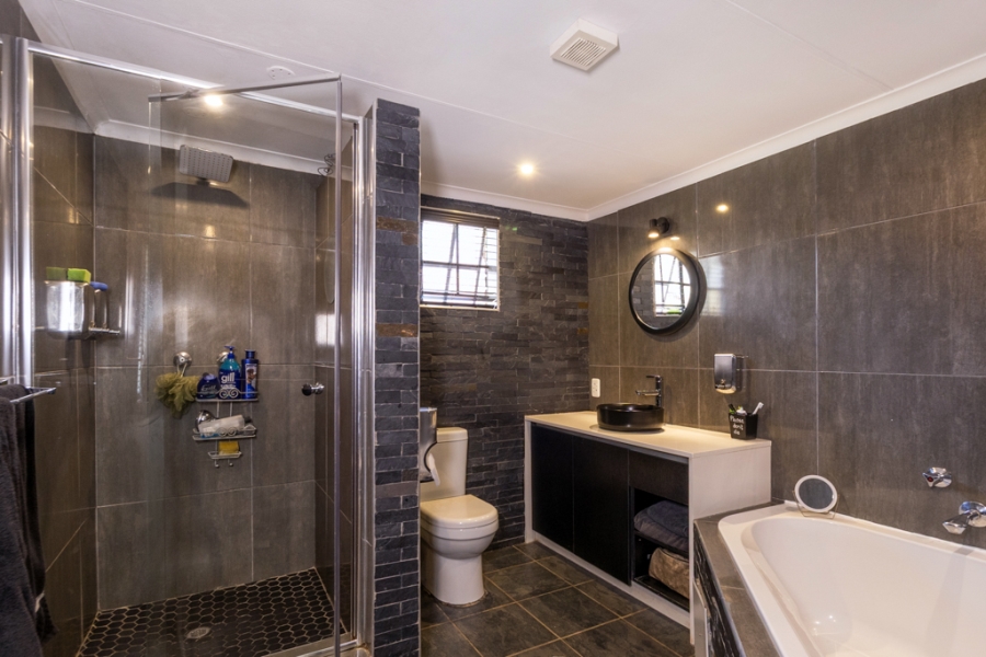 3 Bedroom Property for Sale in Ninapark Gauteng