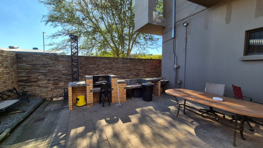 To Let Commercial Property for Rent in The Willows Gauteng