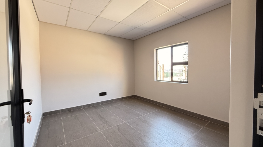 To Let Commercial Property for Rent in Sunderland Ridge Gauteng