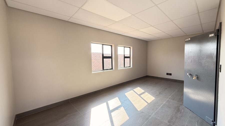 To Let Commercial Property for Rent in Sunderland Ridge Gauteng