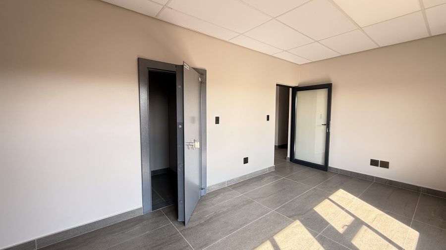To Let Commercial Property for Rent in Sunderland Ridge Gauteng