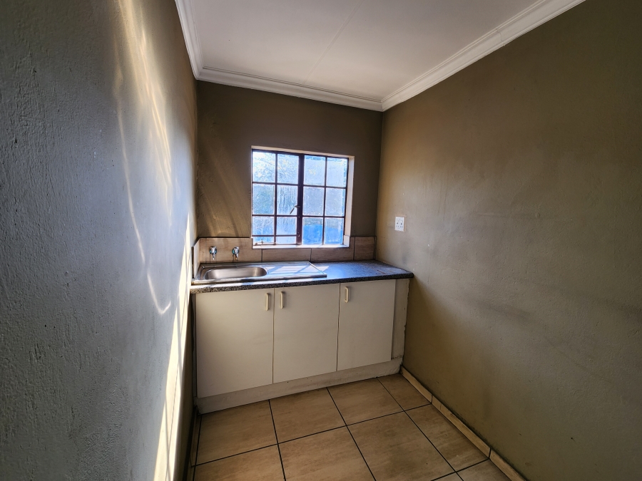To Let Commercial Property for Rent in Silverton Gauteng
