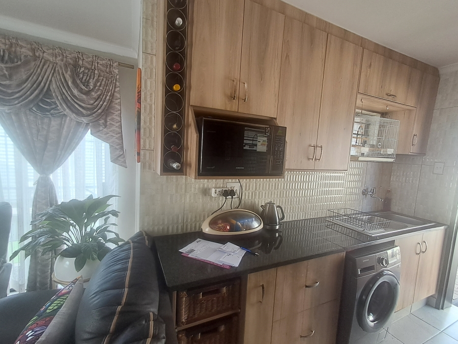 3 Bedroom Property for Sale in Albertsdal Gauteng
