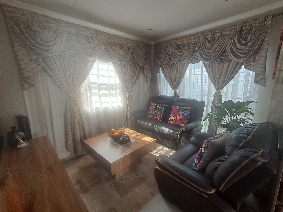 3 Bedroom Property for Sale in Albertsdal Gauteng