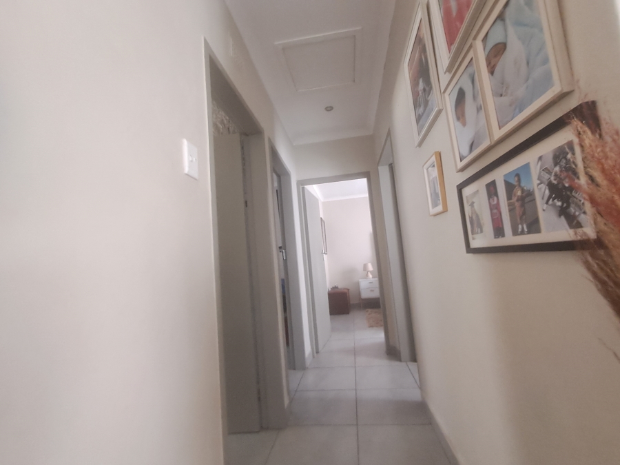 3 Bedroom Property for Sale in Albertsdal Gauteng