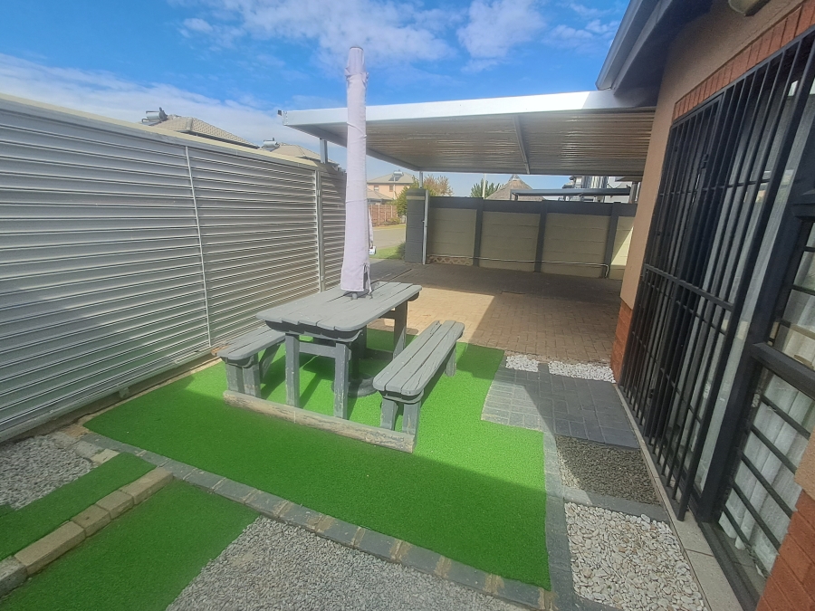 3 Bedroom Property for Sale in Albertsdal Gauteng