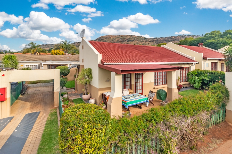 3 Bedroom Property for Sale in Little Falls Gauteng