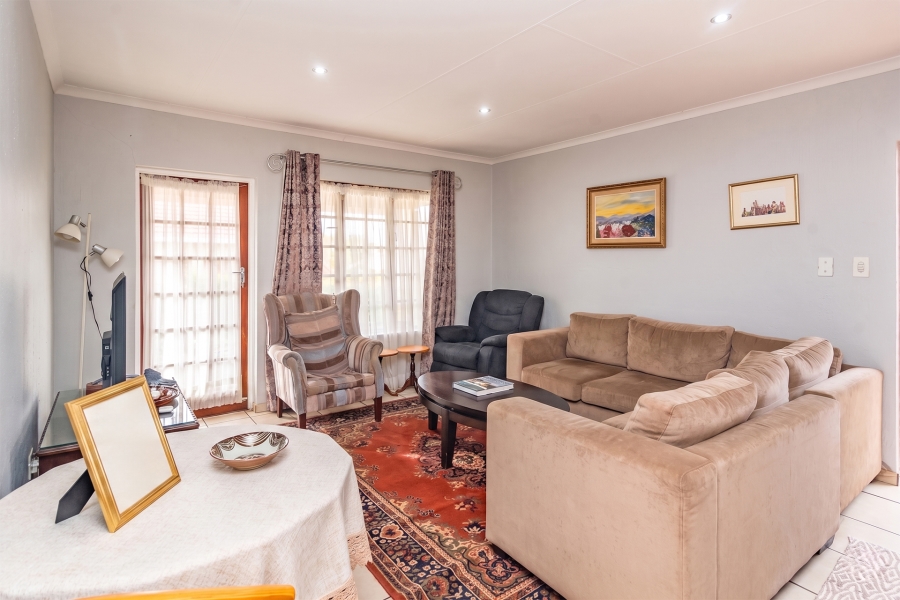 3 Bedroom Property for Sale in Little Falls Gauteng