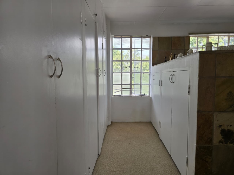 5 Bedroom Property for Sale in Drumblade A H Gauteng