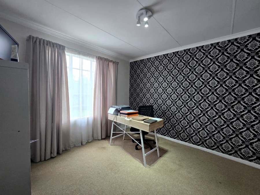 5 Bedroom Property for Sale in Drumblade A H Gauteng