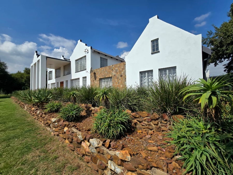 5 Bedroom Property for Sale in Drumblade A H Gauteng