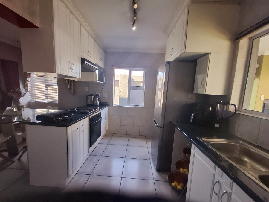 3 Bedroom Property for Sale in Sonneveld Gauteng