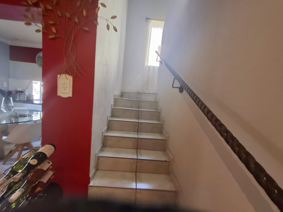 3 Bedroom Property for Sale in Sonneveld Gauteng