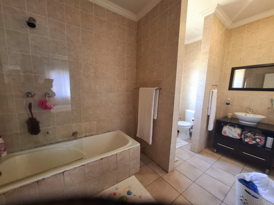 3 Bedroom Property for Sale in Sonneveld Gauteng