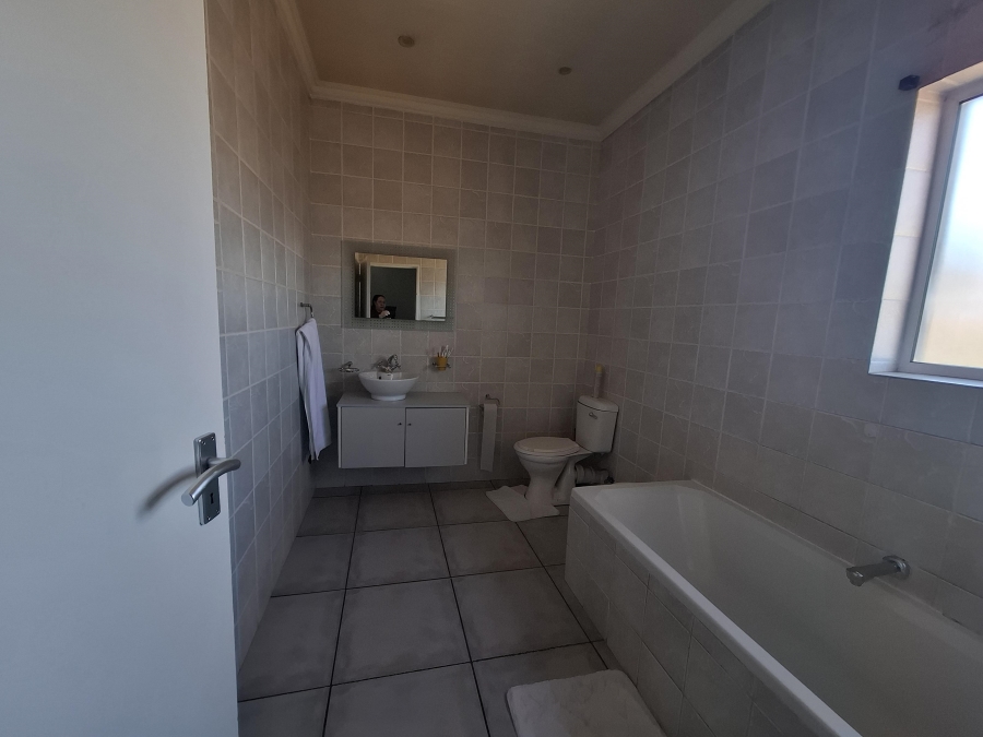 3 Bedroom Property for Sale in Sonneveld Gauteng