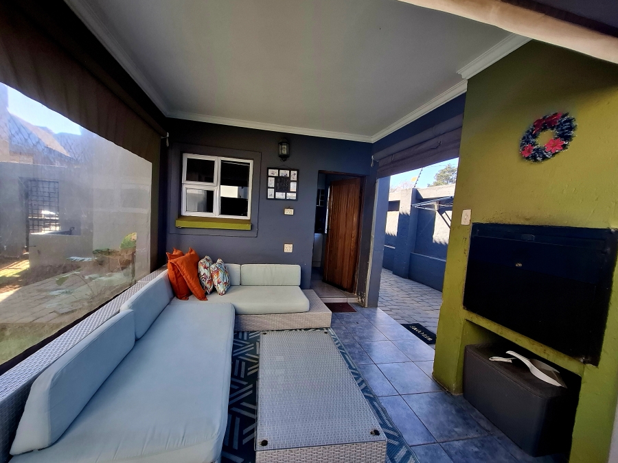 3 Bedroom Property for Sale in Sonneveld Gauteng