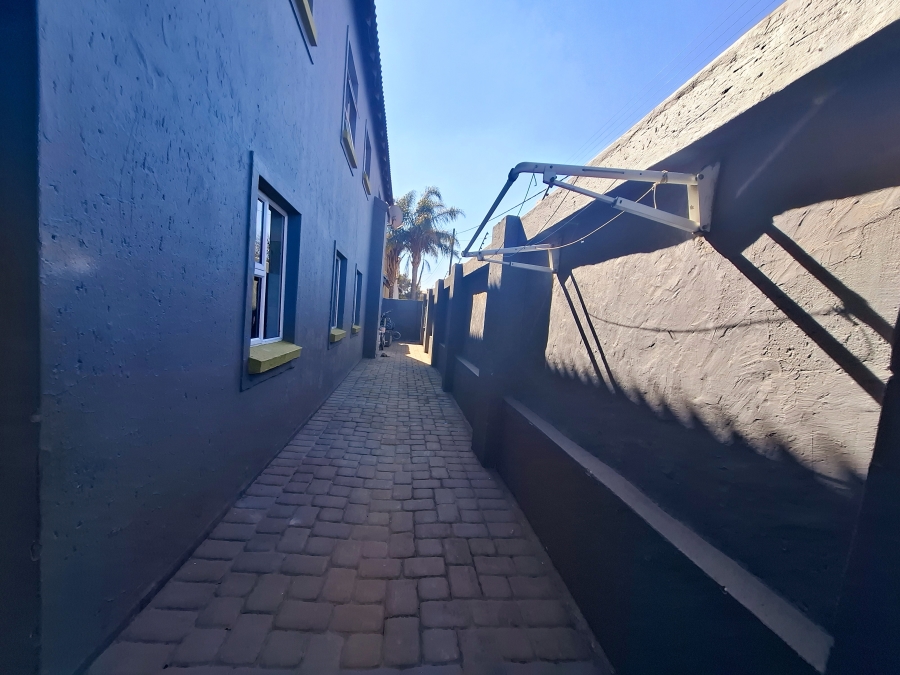3 Bedroom Property for Sale in Sonneveld Gauteng