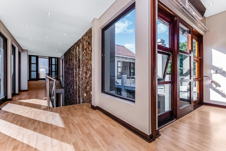 To Let 5 Bedroom Property for Rent in Benmore Gardens Gauteng