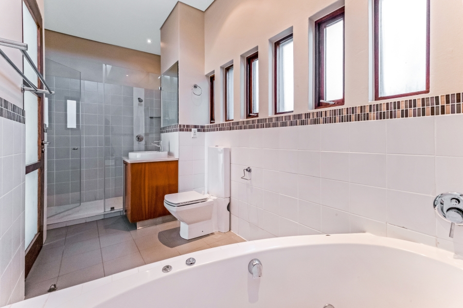 To Let 5 Bedroom Property for Rent in Benmore Gardens Gauteng