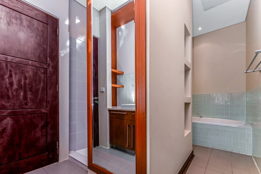 To Let 5 Bedroom Property for Rent in Benmore Gardens Gauteng