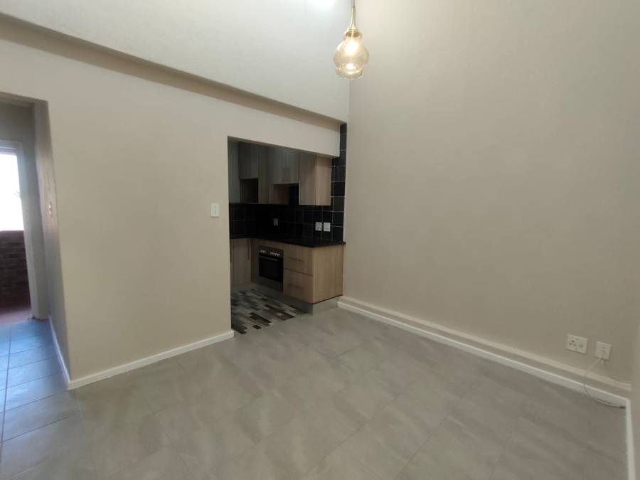 To Let 1 Bedroom Property for Rent in Linden Gauteng
