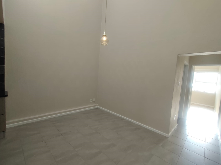 To Let 1 Bedroom Property for Rent in Linden Gauteng