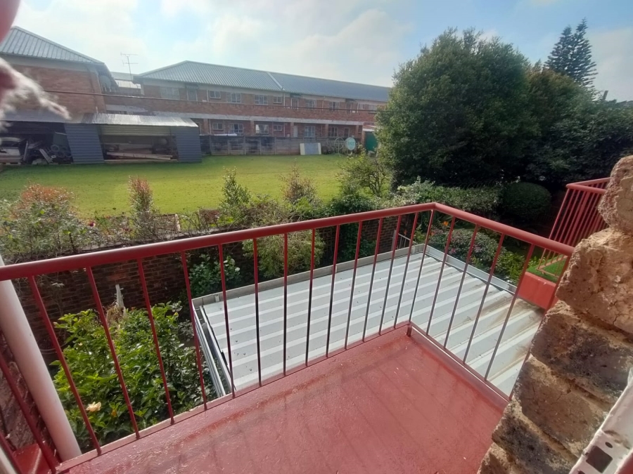 To Let 1 Bedroom Property for Rent in Linden Gauteng