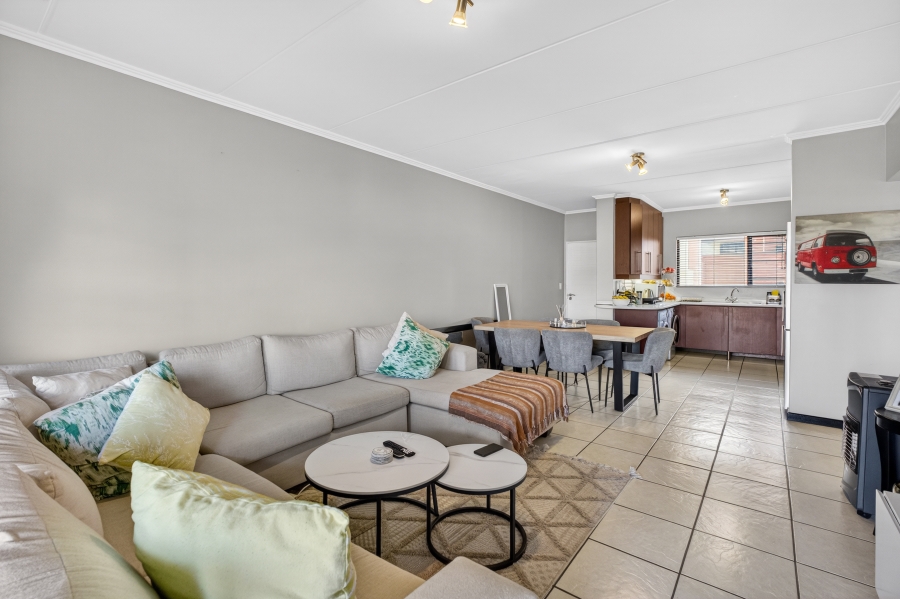 2 Bedroom Property for Sale in Sunninghill Gauteng