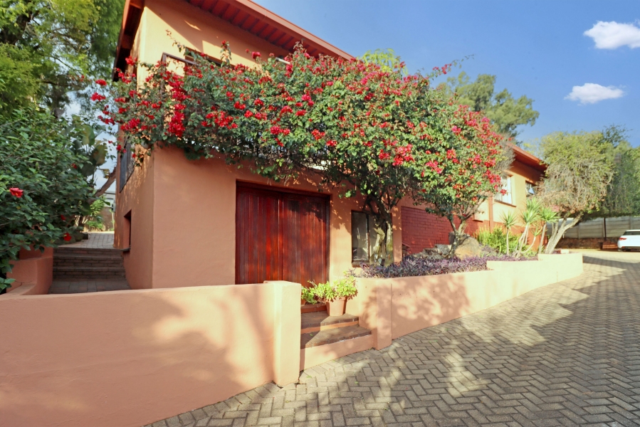 3 Bedroom Property for Sale in Cresta Gauteng