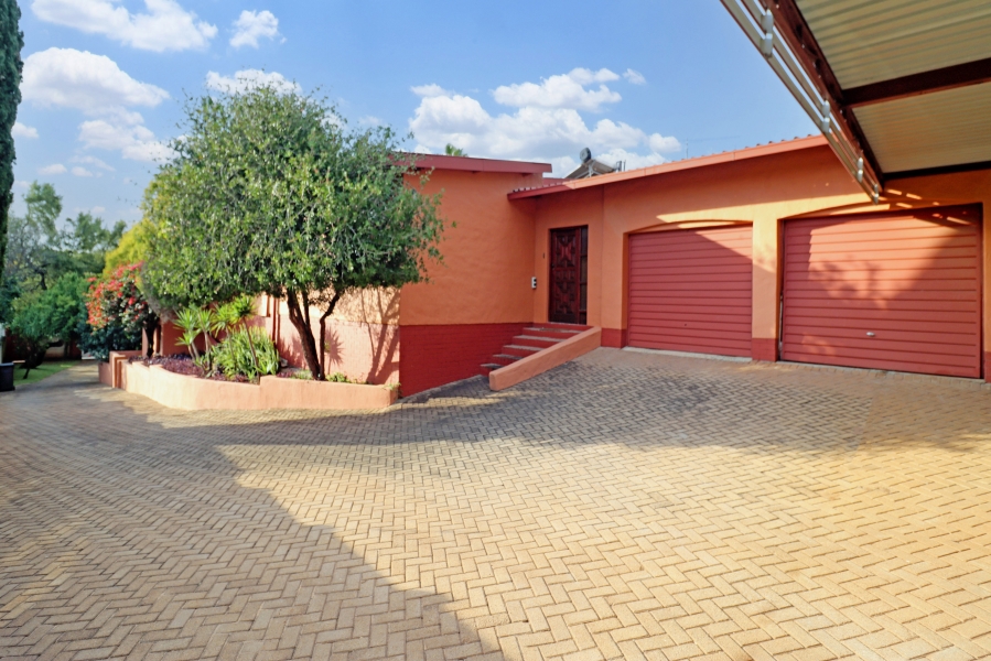 3 Bedroom Property for Sale in Cresta Gauteng