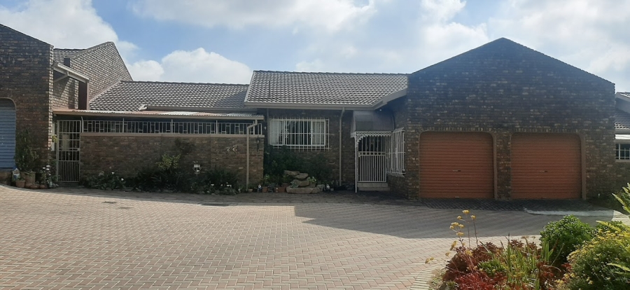3 Bedroom Property for Sale in Birchleigh Gauteng