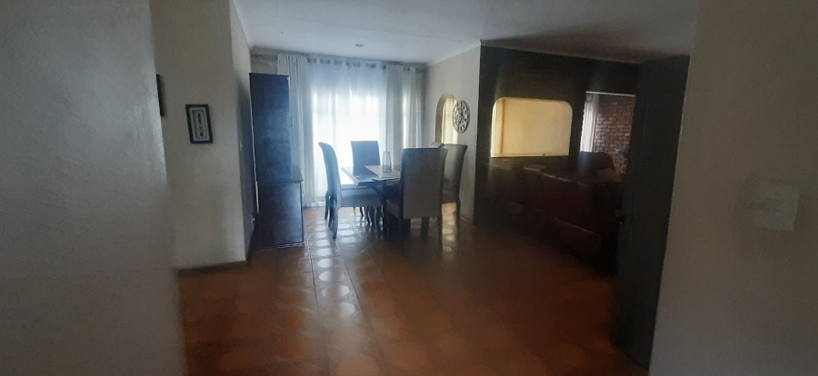 3 Bedroom Property for Sale in Birchleigh Gauteng