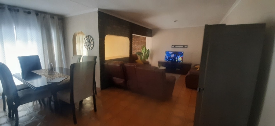 3 Bedroom Property for Sale in Birchleigh Gauteng