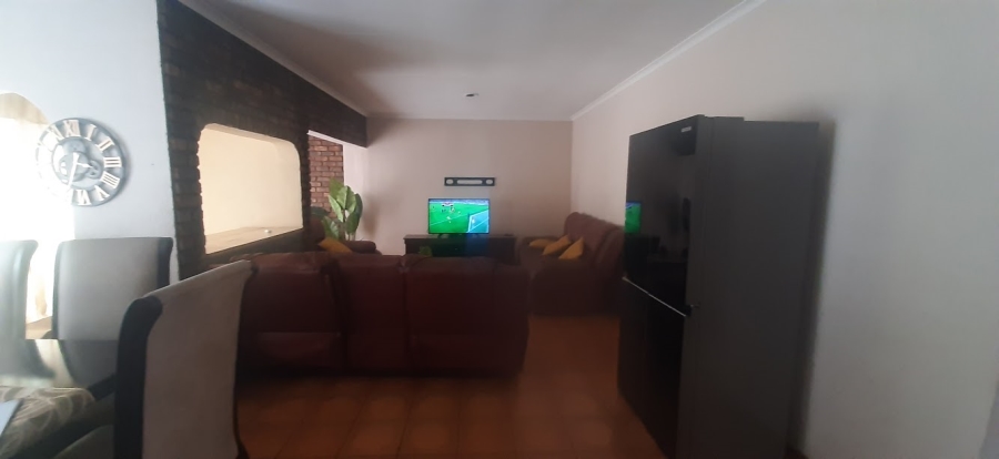 3 Bedroom Property for Sale in Birchleigh Gauteng