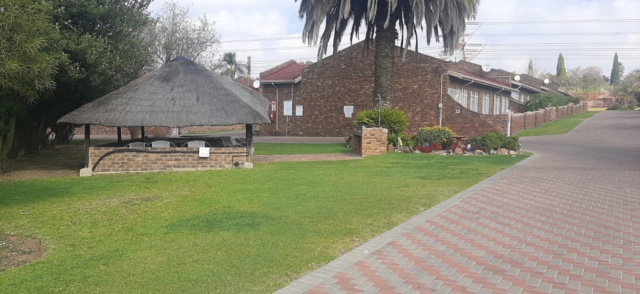 3 Bedroom Property for Sale in Birchleigh Gauteng