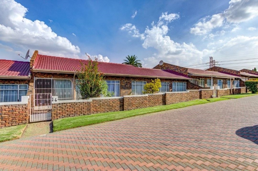 3 Bedroom Property for Sale in Birchleigh Gauteng