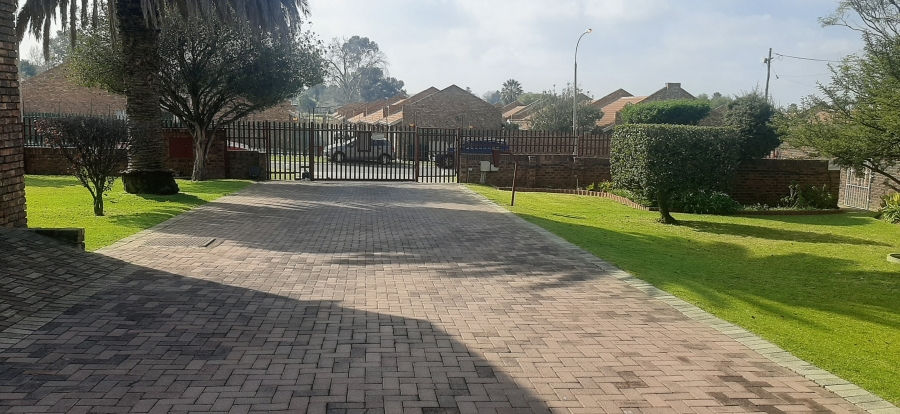 3 Bedroom Property for Sale in Birchleigh Gauteng