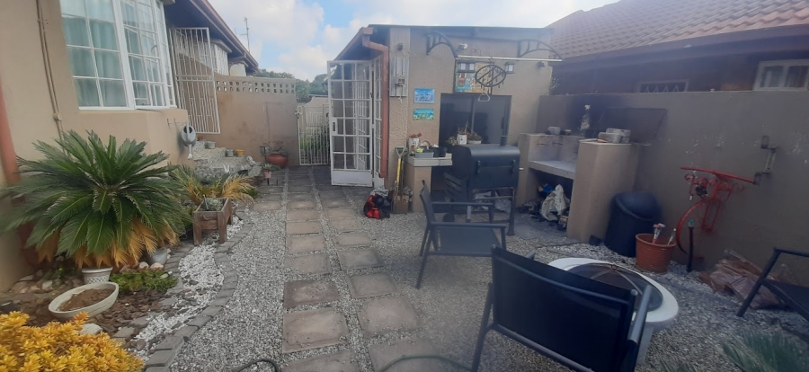 2 Bedroom Property for Sale in Norkem Park Gauteng