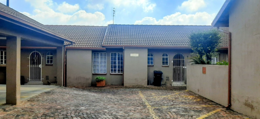 2 Bedroom Property for Sale in Birchleigh Gauteng