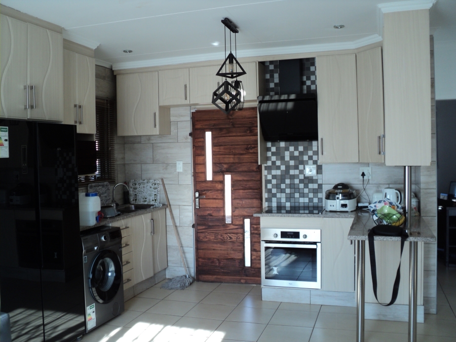 3 Bedroom Property for Sale in Crystal Park Gauteng