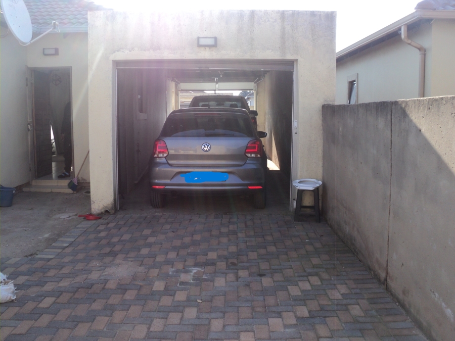 3 Bedroom Property for Sale in Crystal Park Gauteng