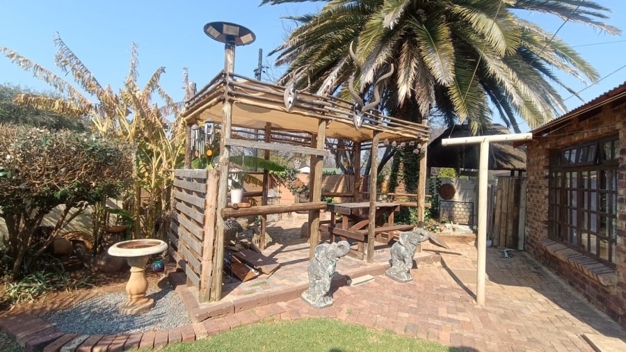 3 Bedroom Property for Sale in Golf Park Gauteng