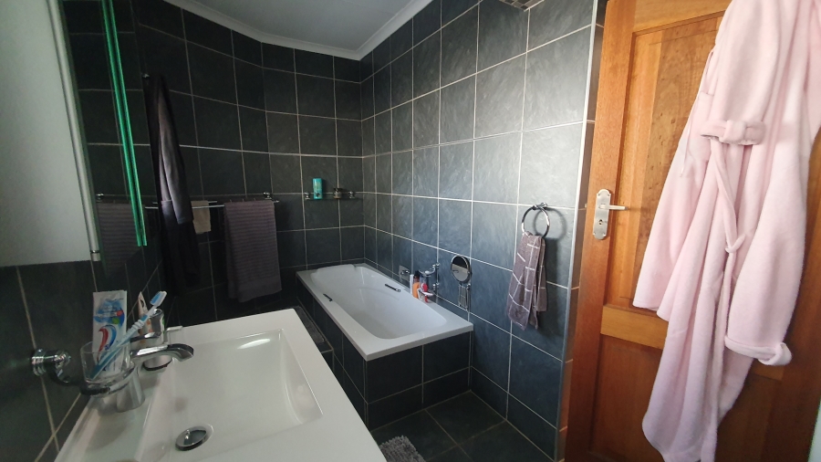 3 Bedroom Property for Sale in Randhart Gauteng