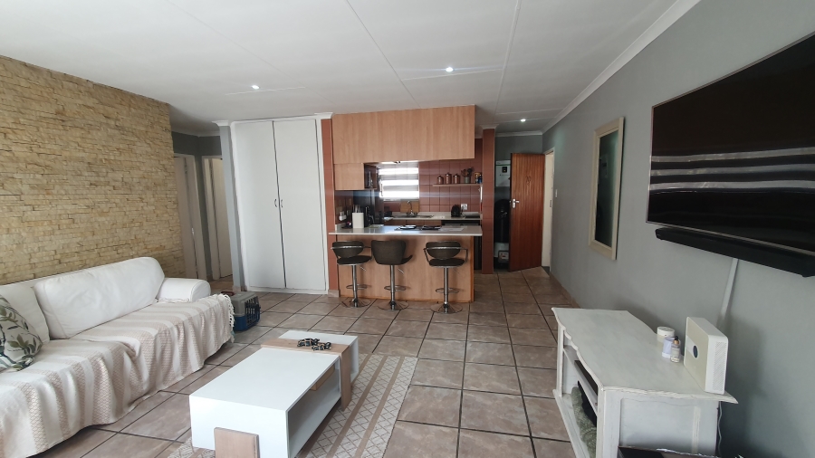 2 Bedroom Property for Sale in Verwoerdpark Gauteng