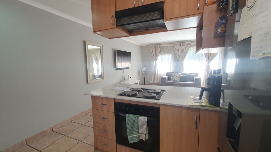 2 Bedroom Property for Sale in Verwoerdpark Gauteng
