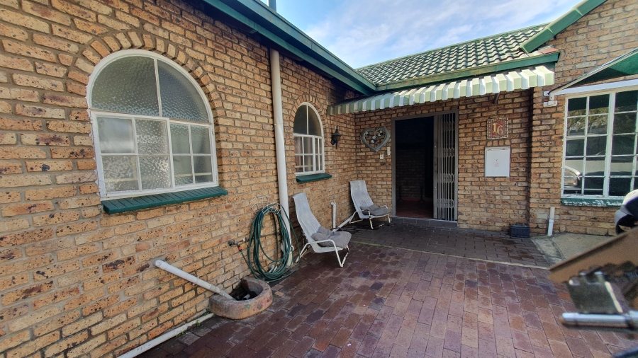 3 Bedroom Property for Sale in Raceview Gauteng