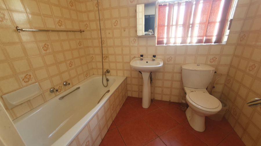 3 Bedroom Property for Sale in Raceview Gauteng
